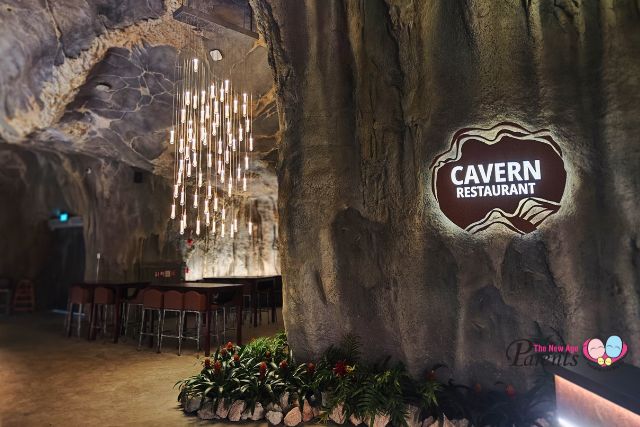 Rainforest Wild Asia Cavern Restaurant