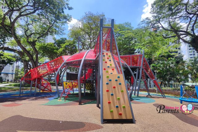 Toa Payoh Lor 7 River Crab playground