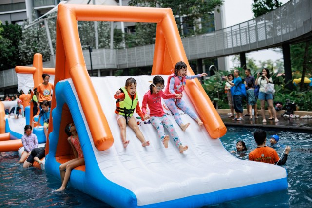 Start Young water-based party