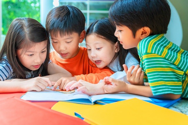 British Council Nov/Dec Camps: Dive into English & Science!