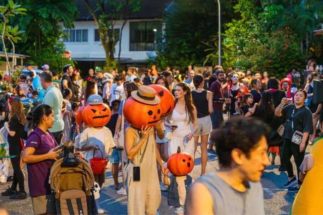 Chip Bee Gardens Halloween SLA