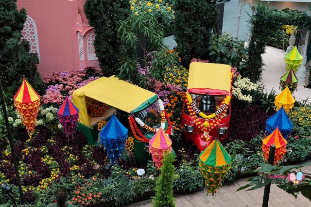 Sunflower Surprise Floral Display (恋恋向日葵) with 3,000 sunflowers