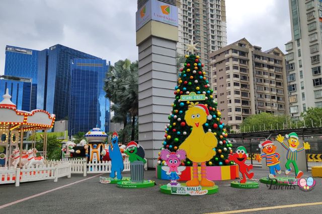UOL Malls Christmas Tree