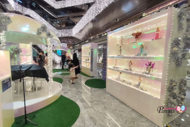 Wisma Atria Barbie dolls