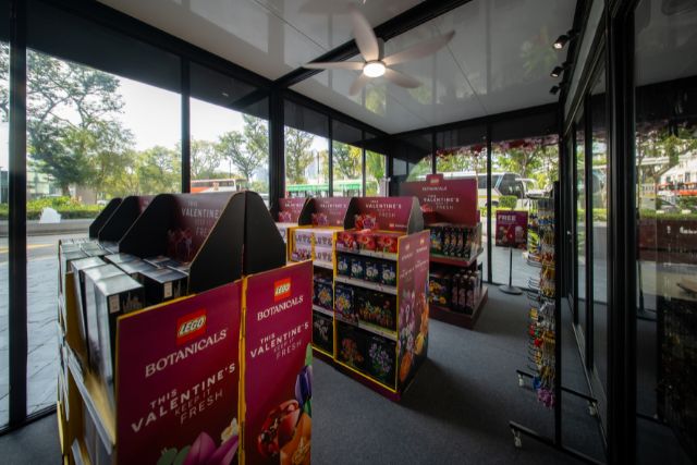 LEGO Botanicals Bloom Bar Retail Space