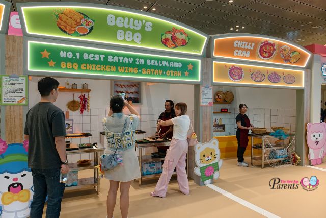 Bellygom hawker-themed carnival games station