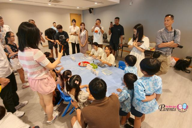 SCCC Cultural Playground Cendol making