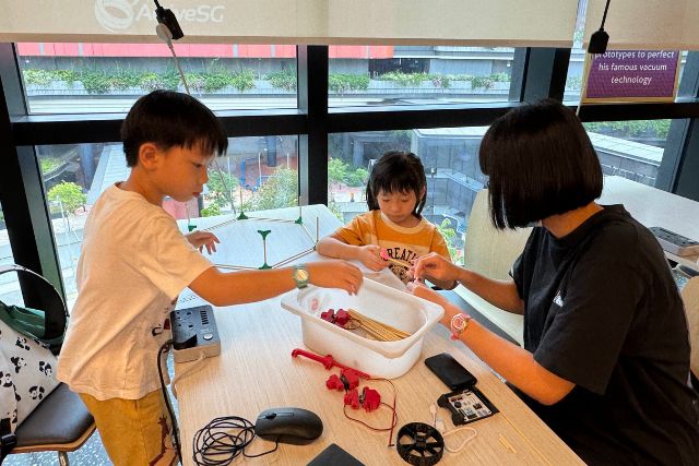Amazon Think Big Program Free STEM Workshops