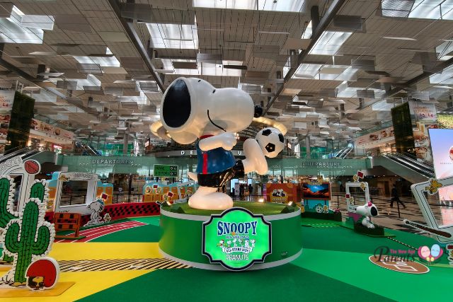 Changi Airport Snoopy
