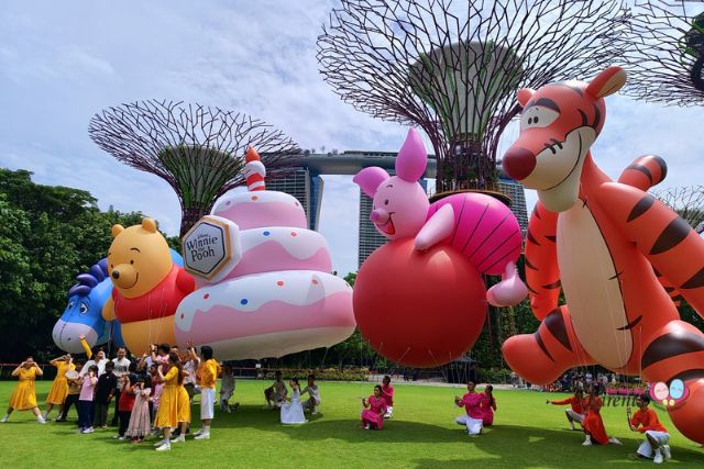 Children's Festival Pooh’s Grand Friendship Party inflatable march