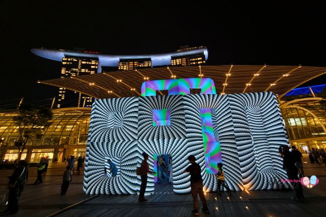 i Light SG Cube Graphics