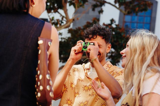 FUJIFILM QuickSnap Celebrates 40 Years of Unfiltered Magic with a Youth Photography Exhibition FUJIFILM QuickSnap Celebrates 40 Years of Unfiltered Magic with a Youth Photography Exhibition