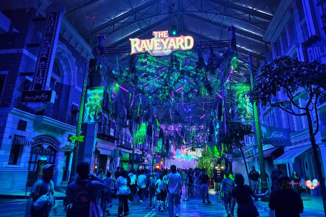 Hallowen Horror Nights Raveyard