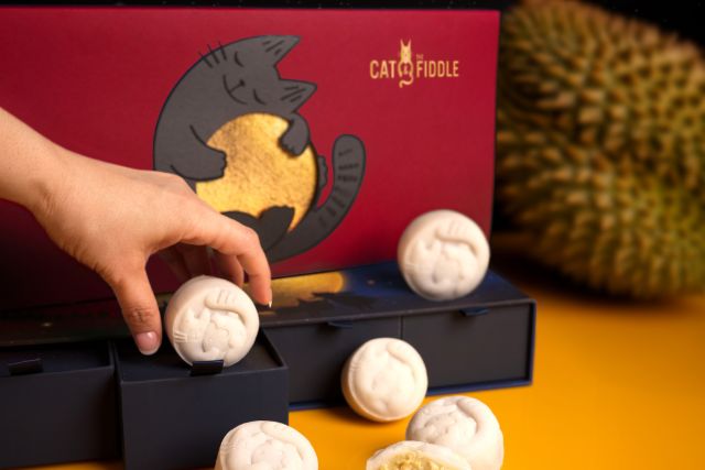 Cat & the Fiddle Durian Mooncake