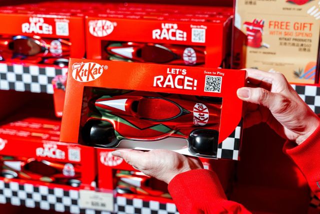 Changi 1st KitKat Break Zone Singapore limited edition tin