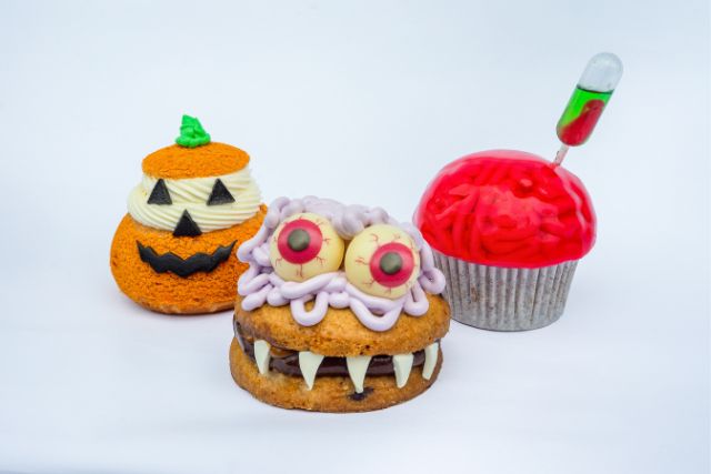 Curiosity Cove Halloween treats