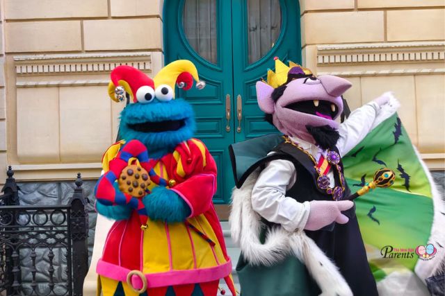 USS meet and greet Count von Count Elmo