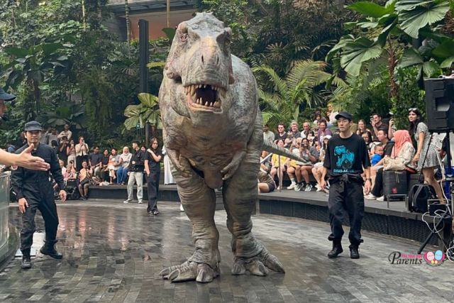 DINOSAUR ODYSSEY T-Rex Walkabout Across Singapore DINOSAUR ODYSSEY T-Rex Walkabout Across Singapore