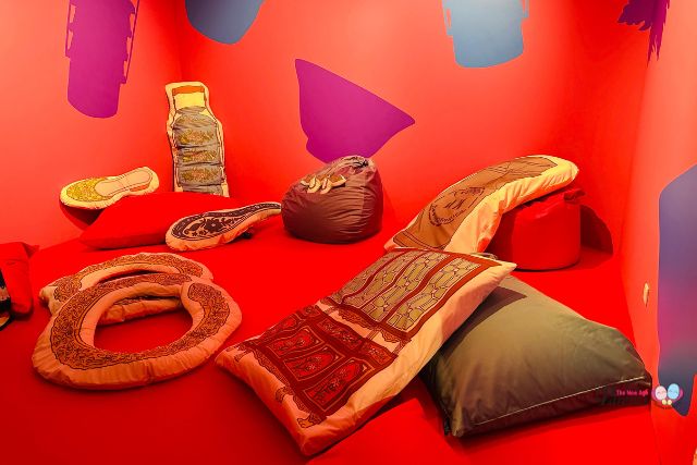 Exceptional/Everyday: New Acquisitions, New Perspectives at the Peranakan Museum Exceptional/Everyday: New Acquisitions, New Perspectives at the Peranakan Museum