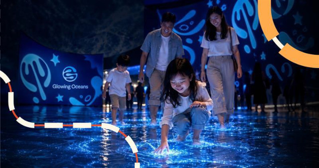 Science Centre Singapore Glowing Oceans
